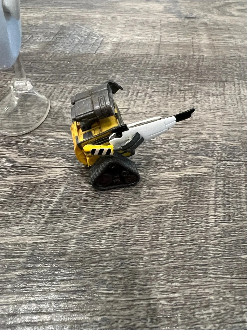 Pixar Wall-E Figurines